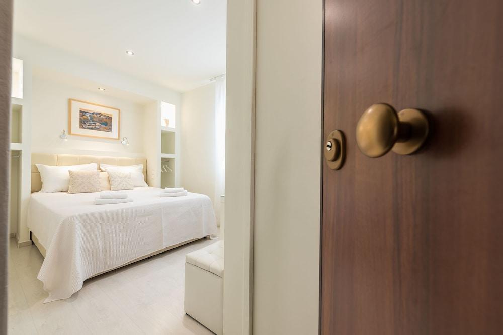 Dema Luxury Suites - Perikleous E1 Афіни Екстер'єр фото