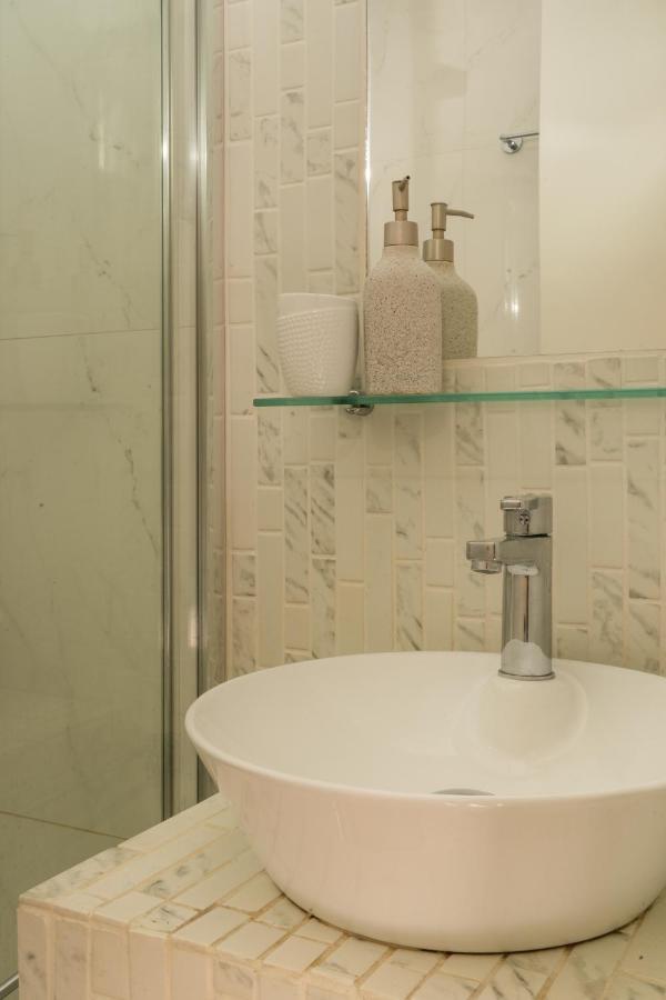 Dema Luxury Suites - Perikleous E1 Афіни Екстер'єр фото